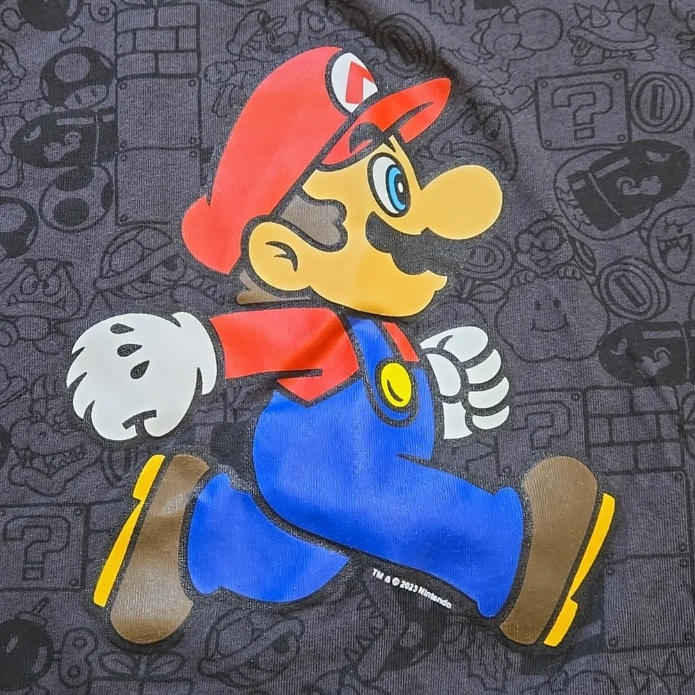 Old Navy Boy Large (10/12) Gray Nintendo Super Mario Graphic Short‎ Sleeve Short